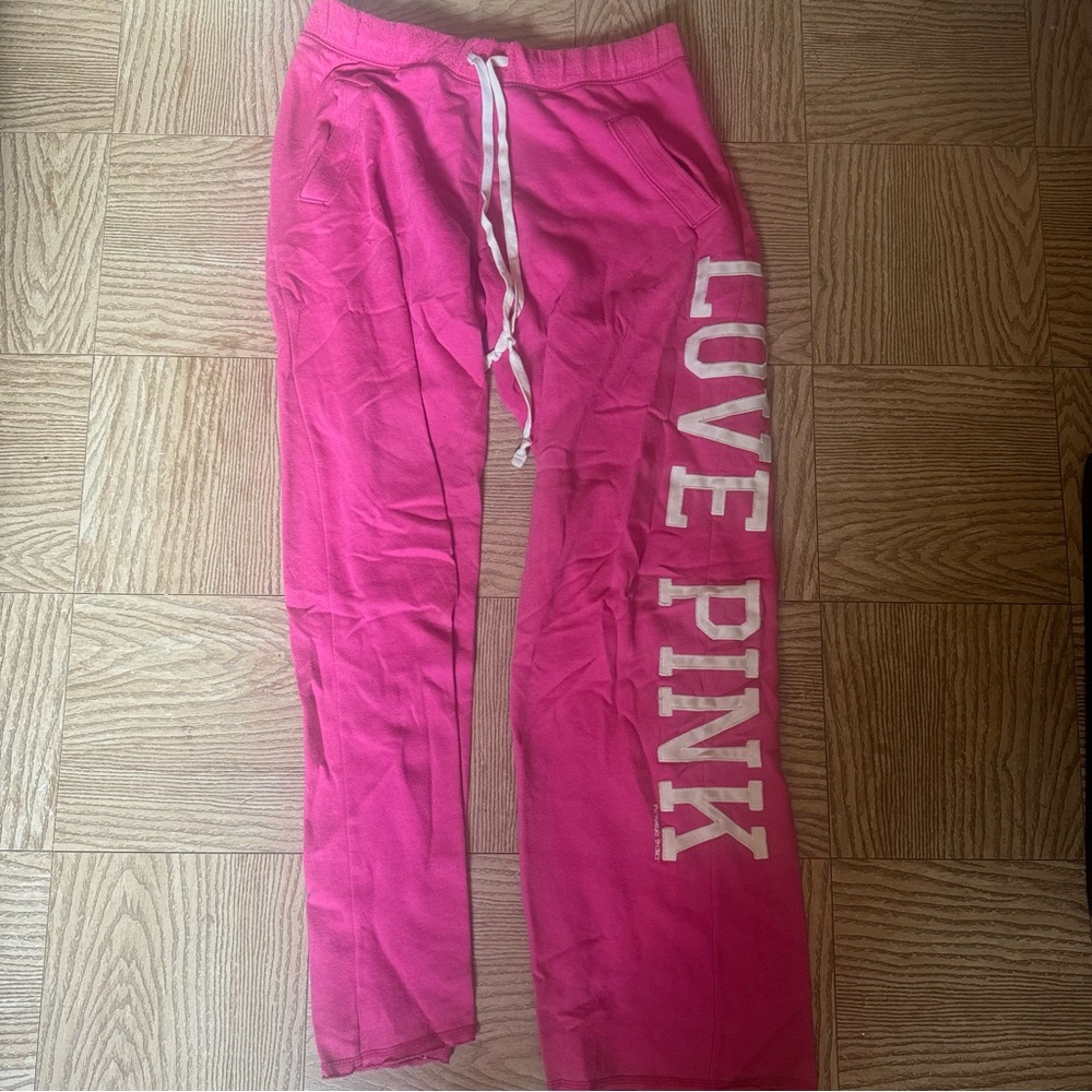 Love Pink Victoria’s Secret classic sweatpants in pink! Size xs